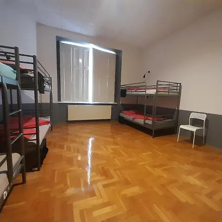 B3