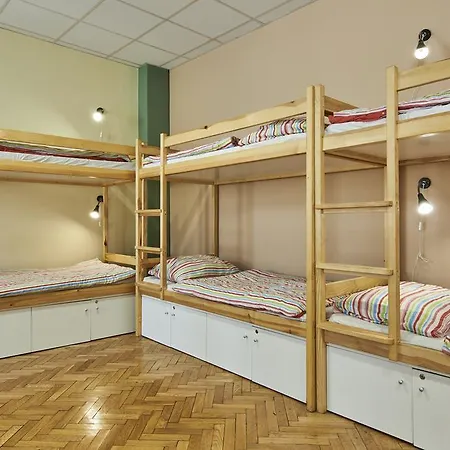 B3 Albergue *